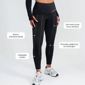 SKINNIFY Black Ruched Leggings medium